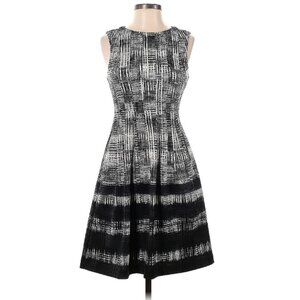 🎉Vince Camuto Size 2 Sleeveless Sheath Dress Black White Abstract Print 🤍